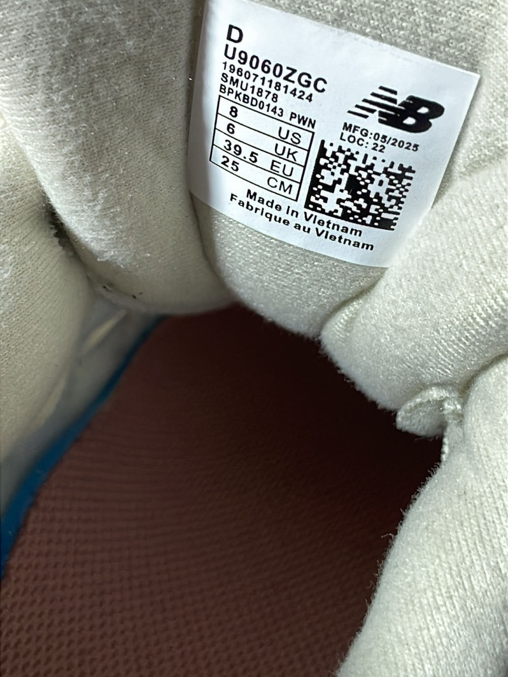 New Balance 9060 - Picture 7 of 7